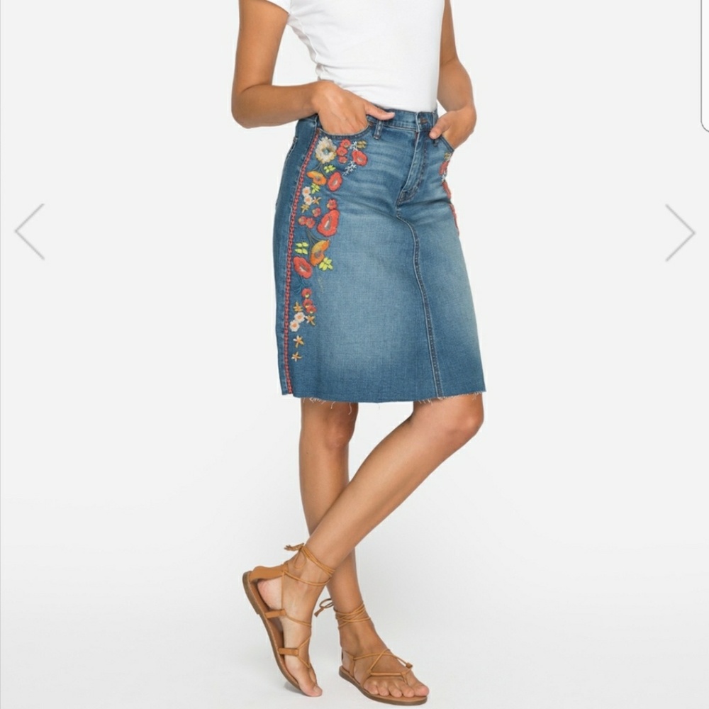 🧡🧡Johnny was INDIGO EMBROIDERED SKIRT